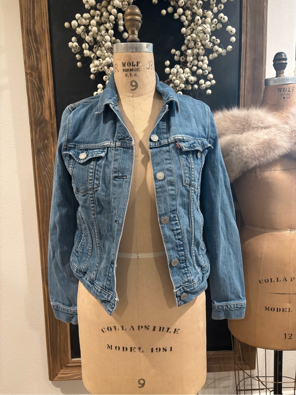 Levi’s Classic Denim Jacket Wardrobe Staple M but fits like a small